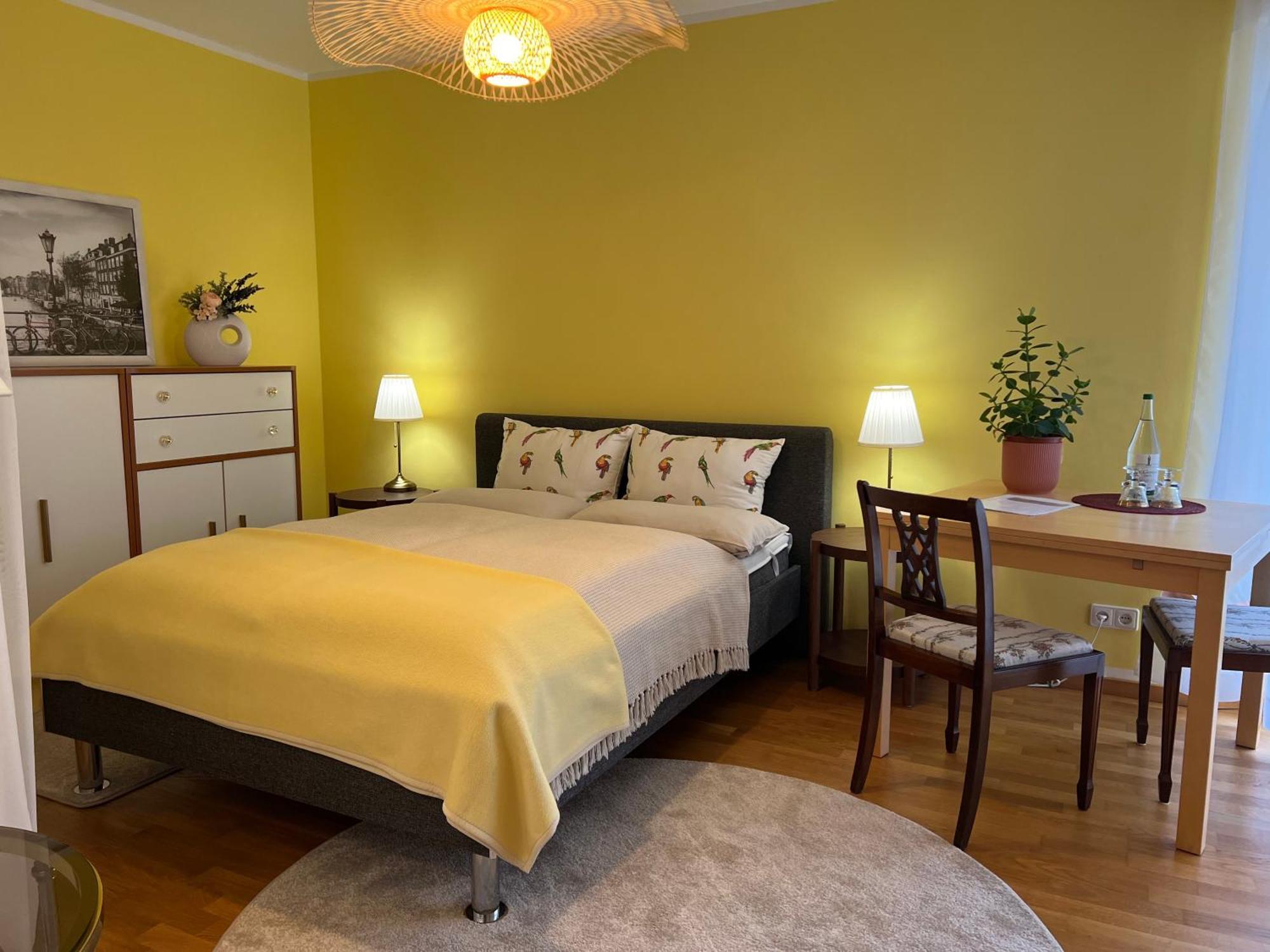 Privatunterkunft Kleiner Balkon In Muenchen West ภายนอก รูปภาพ